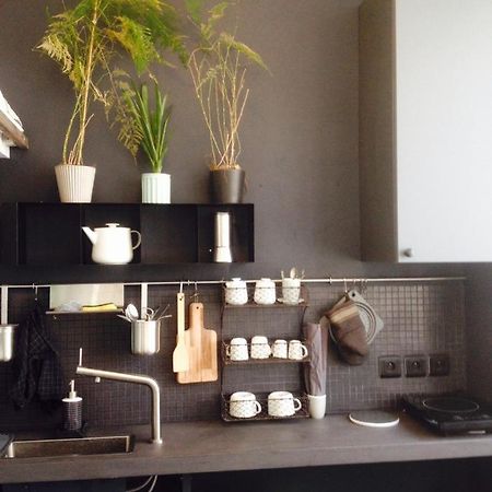 Small Arty Studio Menilmontant Paris Bagian luar foto
