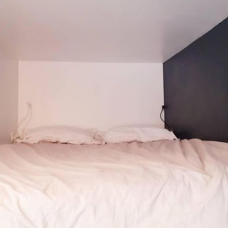 Small Arty Studio Menilmontant Paris Bagian luar foto