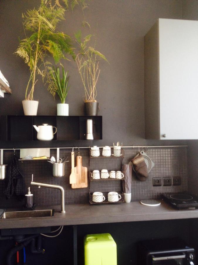 Small Arty Studio Menilmontant Paris Bagian luar foto