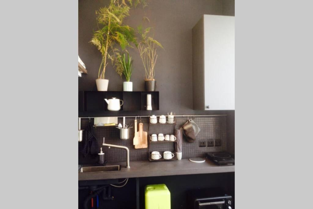 Small Arty Studio Menilmontant Paris Bagian luar foto